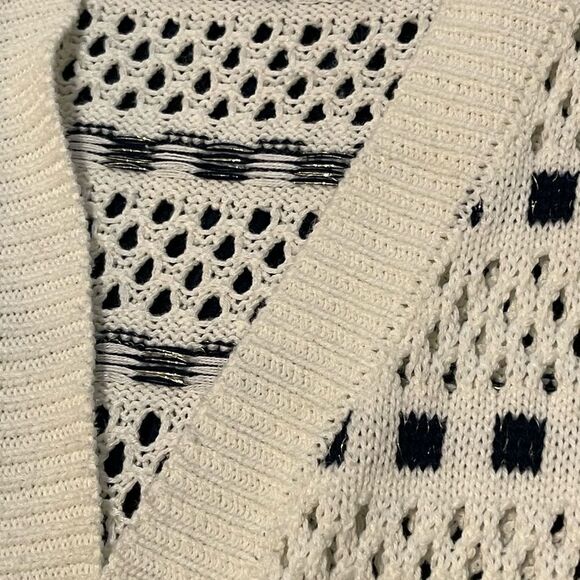 Mia & Tess cream and navy long cardigan with open weave EUC size medium - Picture 4 of 9